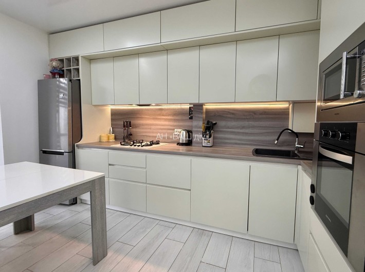 ОРЕНДА 2-кім. квартира, поруч ТЦ"ВЕЛЕС", Ремонт,техніка, вул. Яблунева - фото 1