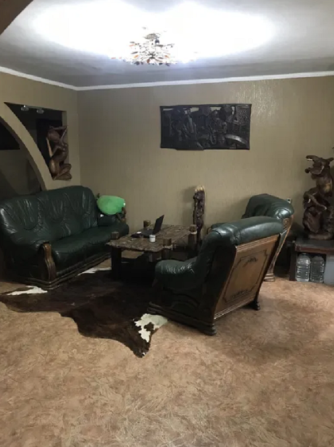 Продам трехкомнатную квартиру в Корабельном (р-н ЭкоМаркет) - фото 1