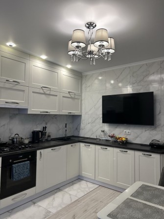 Здам 2х кімнатну квартиру на Щасливому - фото 1