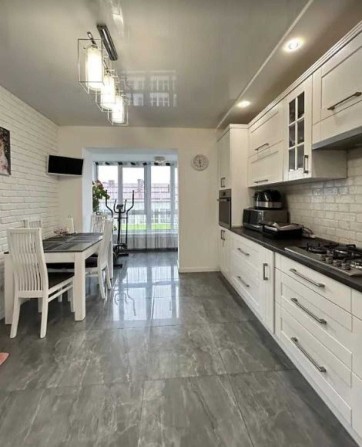 Оренда великої квартири біля парку та озера - фото 1