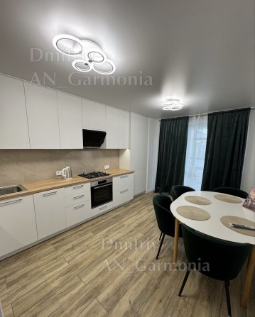 2-К Макдональдс, Первая сдача - фото 1