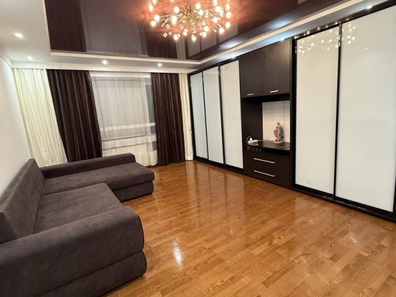 Здається 3-кімнатна квартира в довготривалу оренду