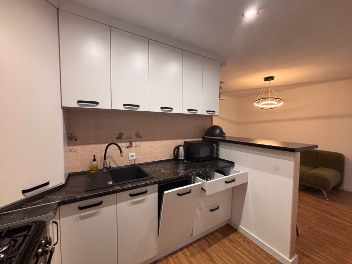 Оренда 2к квартири в центрі міста - фото 1