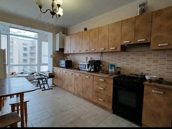 Здається простора  1км квартира біля парку !!! Ивано-Франковск