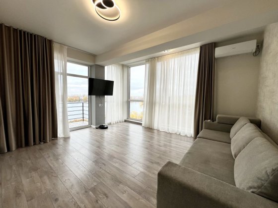 Здам в оренду 2-к квартиру із виглядом на озеро!