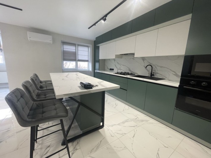 Оренда 3-х кімнатної квартири в історичному центрі місті - фото 1