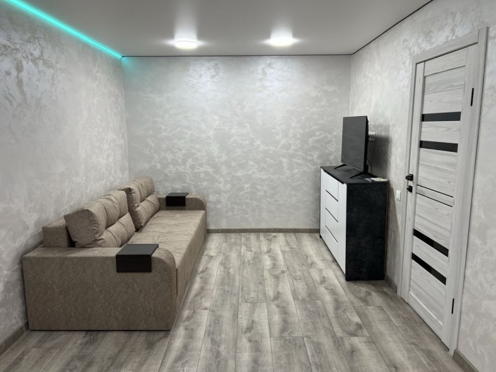 Оренда 2-к квартири на 95 кв., пр-т Миру 33 - фото 1