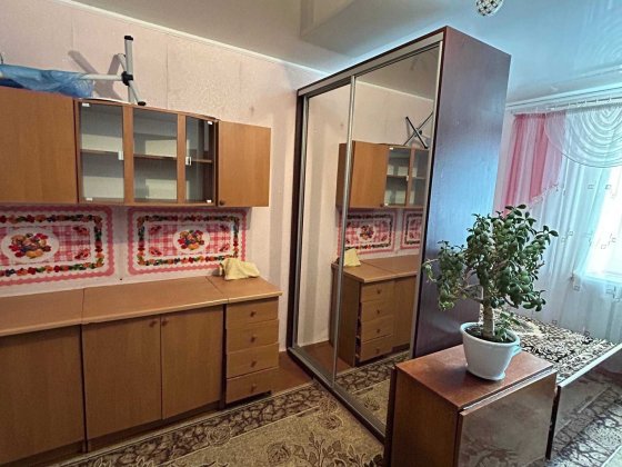 Простора кімната в гуртожитку, вигідний варіант на ринку за м² Хмельницький