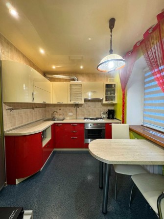 Продам  РЕАЛЬНУЮ 2-х комнатную квартиру , Рабочая - фото 1