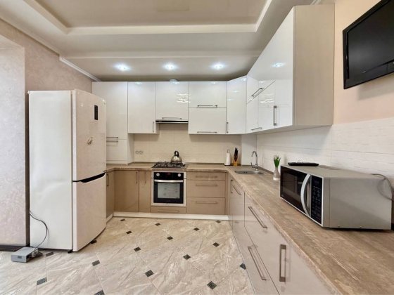 Оренда трикімнатноі квартири Івано-Франківськ