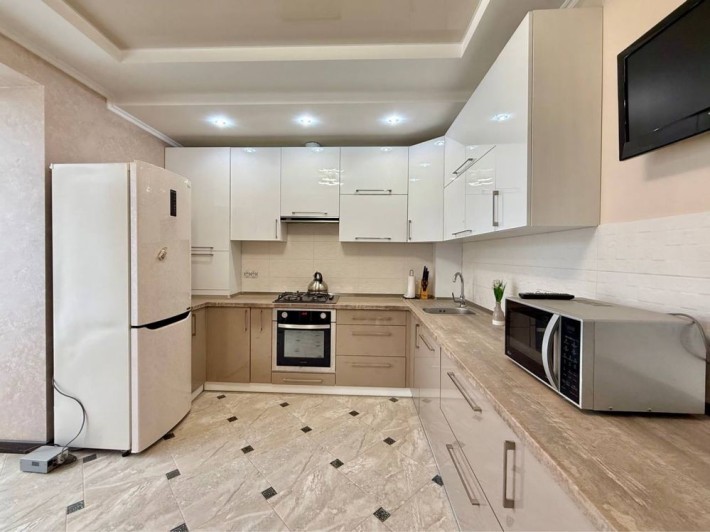 Оренда трикімнатноі квартири - фото 1