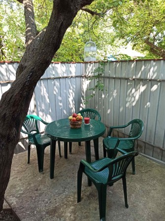 Центр, р-он Монастирської, 2-поверх. квартира з окремим двором. - фото 1