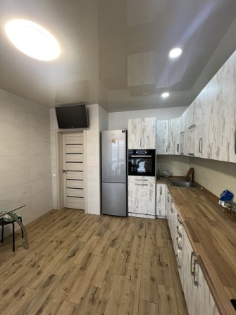 Оренда 2 кім квартири в новобудові р-н Щасливого - фото 1