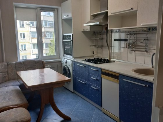 Сдам в аренду двухкомнатную  меблированную каартиру на Леваде Полтава