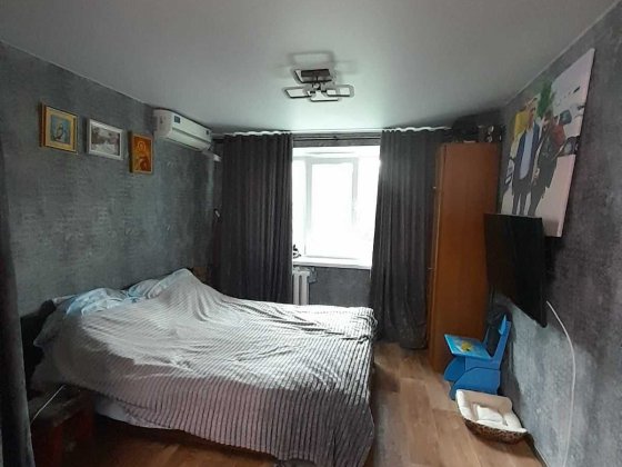 Продам велику кімнату з ремонтом на Празькій 12, Дарницька площа Киев