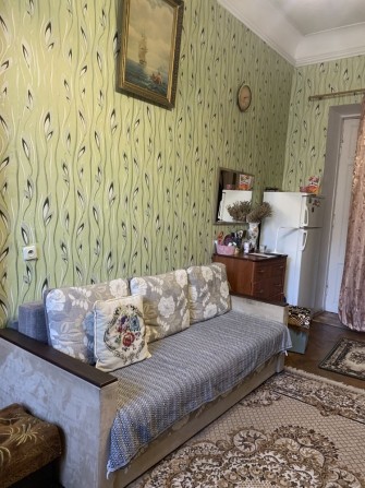 Продам комнату в коммуне в центре - фото 1