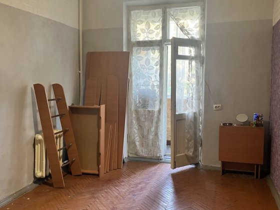 Продам комнату 14м2 с балконом метро ХТЗ 5-7 минут пешком Харків