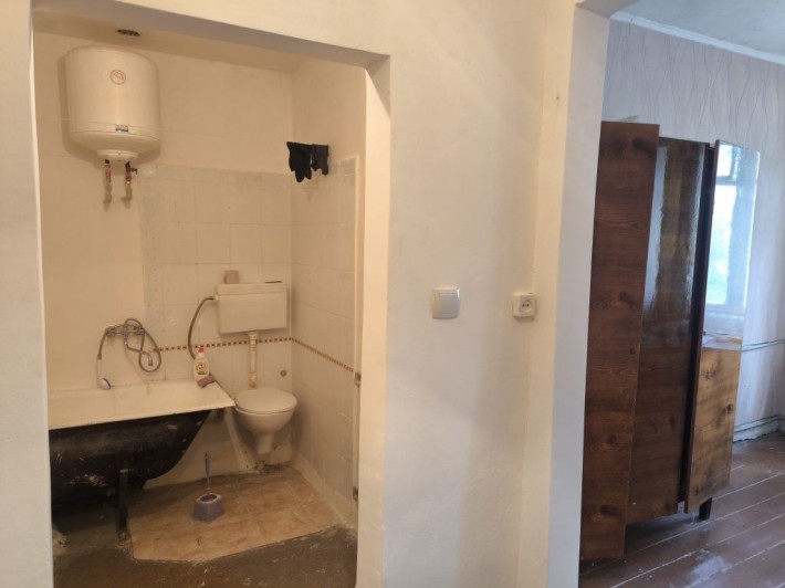 Продам кімнату в гуртожитку є вана туалет - фото 1