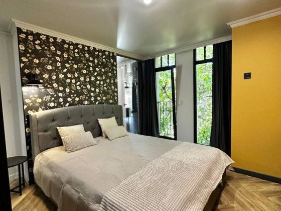 Оренда 2-кімнатної VIP-квартири з терасою на даху (СВІТЛО ЗАВЖДИ) Чернівці