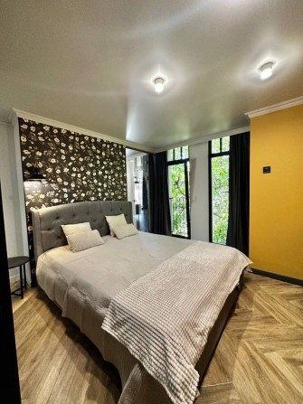 Оренда 2-кімнатної VIP-квартири з терасою на даху (СВІТЛО ЗАВЖДИ) - фото 1