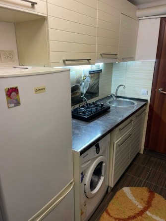 ЦЕНТР! Оренда 1 кімнатної після РЕМОНТУ, ЛЕСІ УКРАЇНКИ, НОВИЙ диван! - фото 1