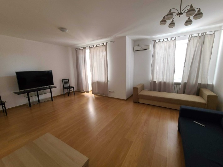 Центр, вул. Пушкіна, площа 90 м2 за 30 000 грн/міс+ ком. посл. - фото 1