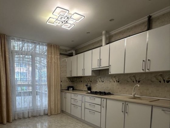 Оренда 1 кімнатна новобудова вул.Буковинська Чернівці