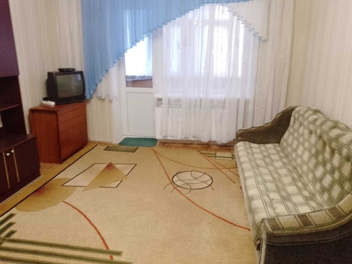 Простора 1 кім. кв. з індивідуальним опаленням на МБЗ - фото 1