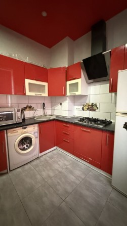 Оренда 2к в центрі міста. 2 плверх. 2 хв до зупинки Сінна - фото 1