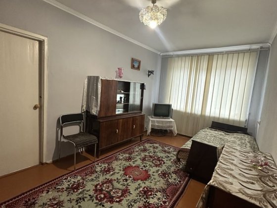 Оренда 2-кімн. квартири, поряд із ТЦ «Формаркет» Черновцы