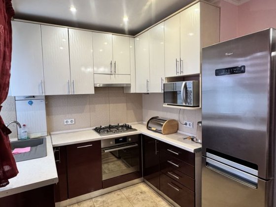 Здам 3 кімнатну квартиру район залізничного вокзалу Черкассы