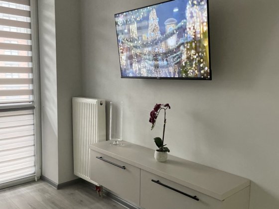 Здається 1.5 кімнатна в новобудові  в районі ТРЦ" Токіо" Ужгород