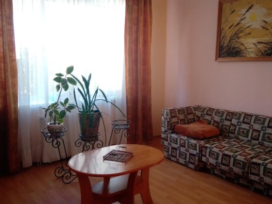 3 кімн квартира біля 4 школи. Ужгород