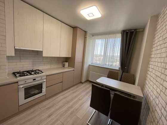 2-к «новобудова» район Майдану Чернівці