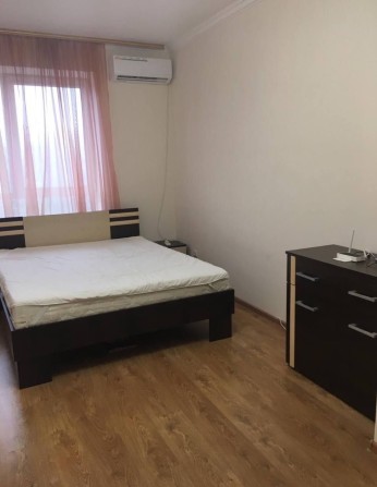 Оренда 1-но кімнатної новобудови, по вул. Миру. - фото 1