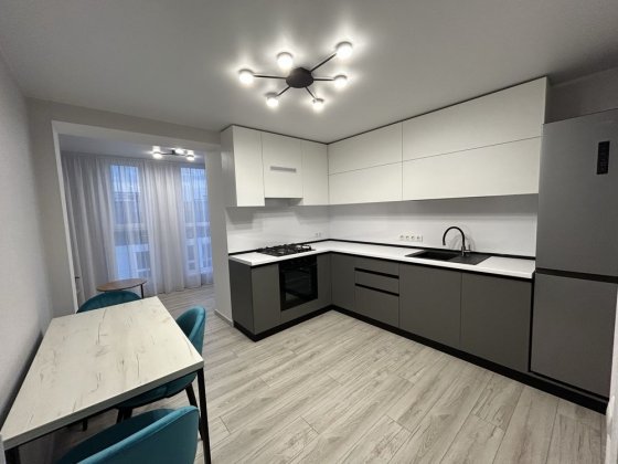 Новобудова Митниця