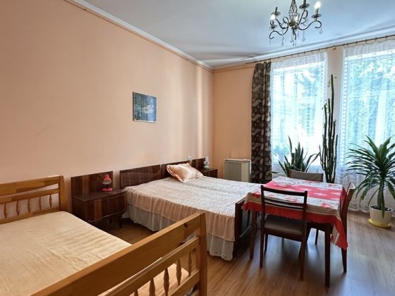 Для 2х—3-х дівчат студенток,вул Університетська, поруч ЧНУ, ОНЮА, БДМУ Чернівці