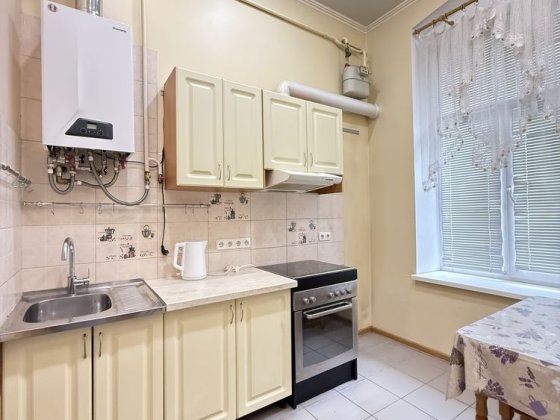 ЦЕНТР! Оренда 2х кімнатної, р-н ЦЕНТРАЛЬНОЇ ПЛОЩІ, КОНДИЦІОНЕР, ліжко! Чернівці