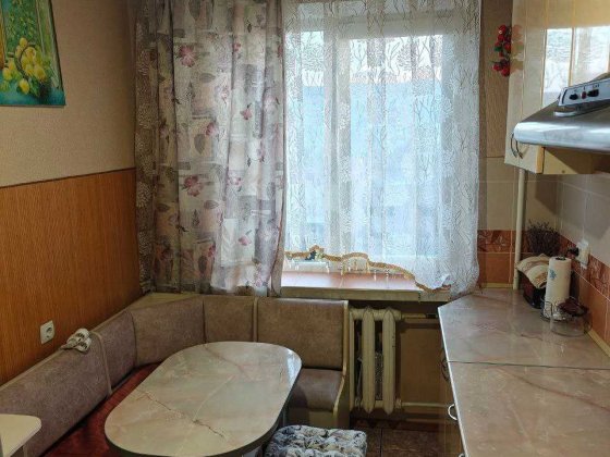 Здається 2к квартира, пішки до депоту 10 хв