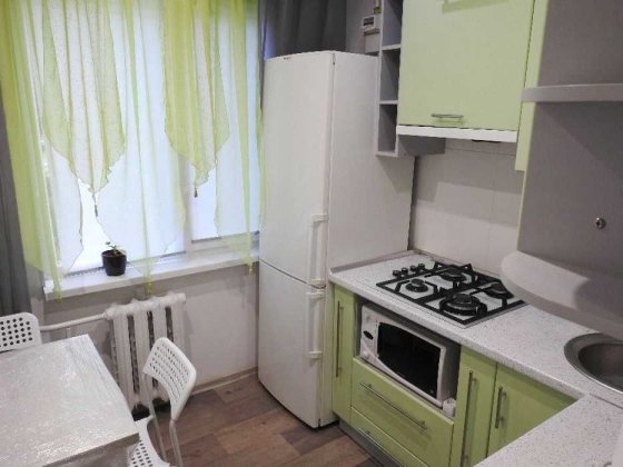 1 кім. квартира в цегляному будинку з меблями та технікою за 10 тис.