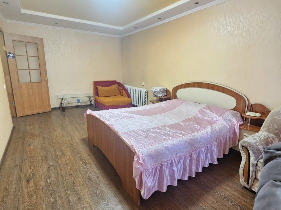 Оренда зупинка торг.центр. без комісії і комунальних. Можливо на 1міс.