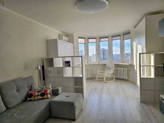 Оренда 2к кв Корона Срібнокільська з тваринами можна, критий паркінг