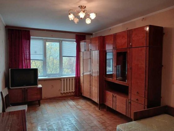 1-кімнатна на пр.Академіка Корольова 12 і Киев