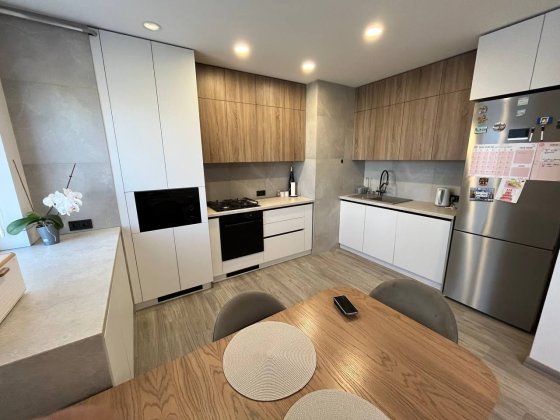 Здається в оренду 2кімн.+кухня студія в новобудові біля ТЦ Майдан Черновцы