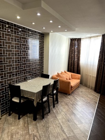 Простора 4-к квартира біля метро Осокорки - фото 1