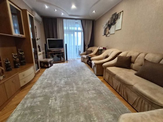 Довгострокова оренда двокімнатної квартири в центрі, вул. Хрещатик 214