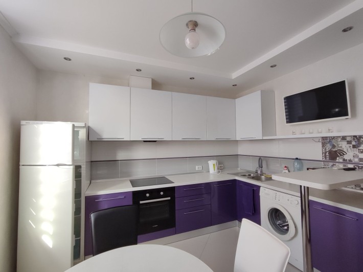 Оренда 2 кімнатної квартири в центральній частині міста - фото 1