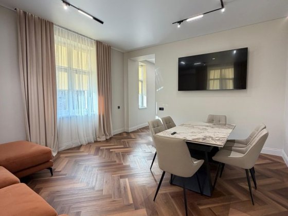 Оренда 1,5 кімнатної квартири в уентрі міста Ужгород