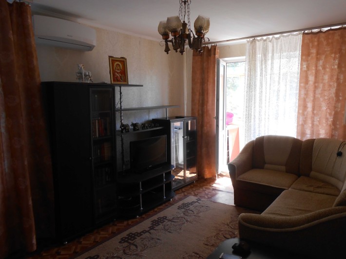 Оренда 3 кімнатної квартири Захисників України світло не вимикають! - фото 1