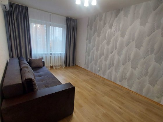 Урлівська 30, 4 поверх, після ремонту, є генератор. Київ